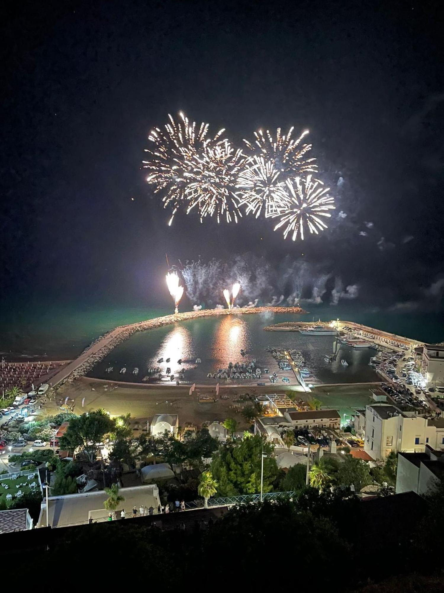 بيسْكيتْشّي Suites Dimora Garibaldi المظهر الخارجي الصورة