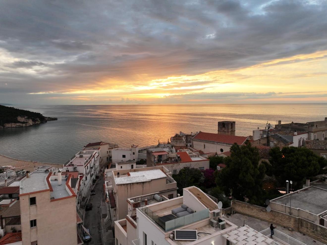 بيسْكيتْشّي Suites Dimora Garibaldi المظهر الخارجي الصورة